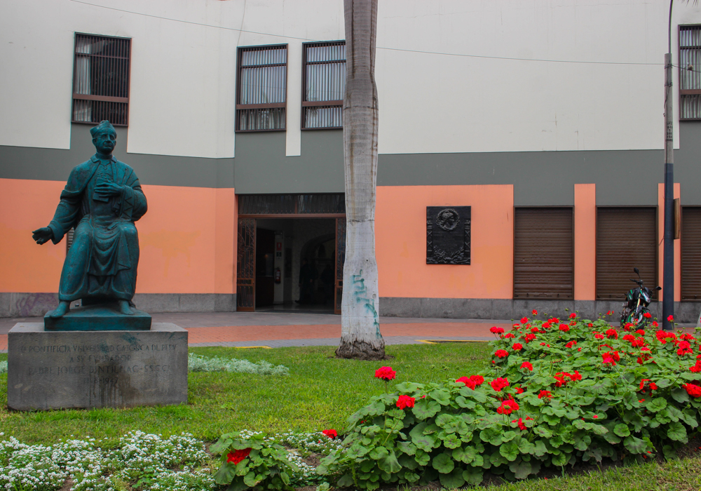 Explora Museo De Arqueología Josefina Ramos De Cox, un lugar turístico en LIMA, Lima. Descubre su ubicación, altitud, y las actividades que ofrece.