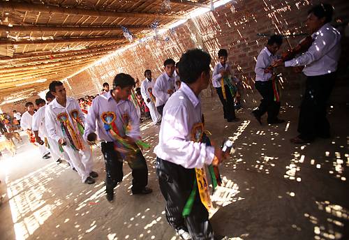 Explora El Hatajo De Negritos Y Pallitas De El Carmen, un lugar turístico en EL CARMEN, Ica. Descubre su ubicación, altitud, y las actividades que ofrece.