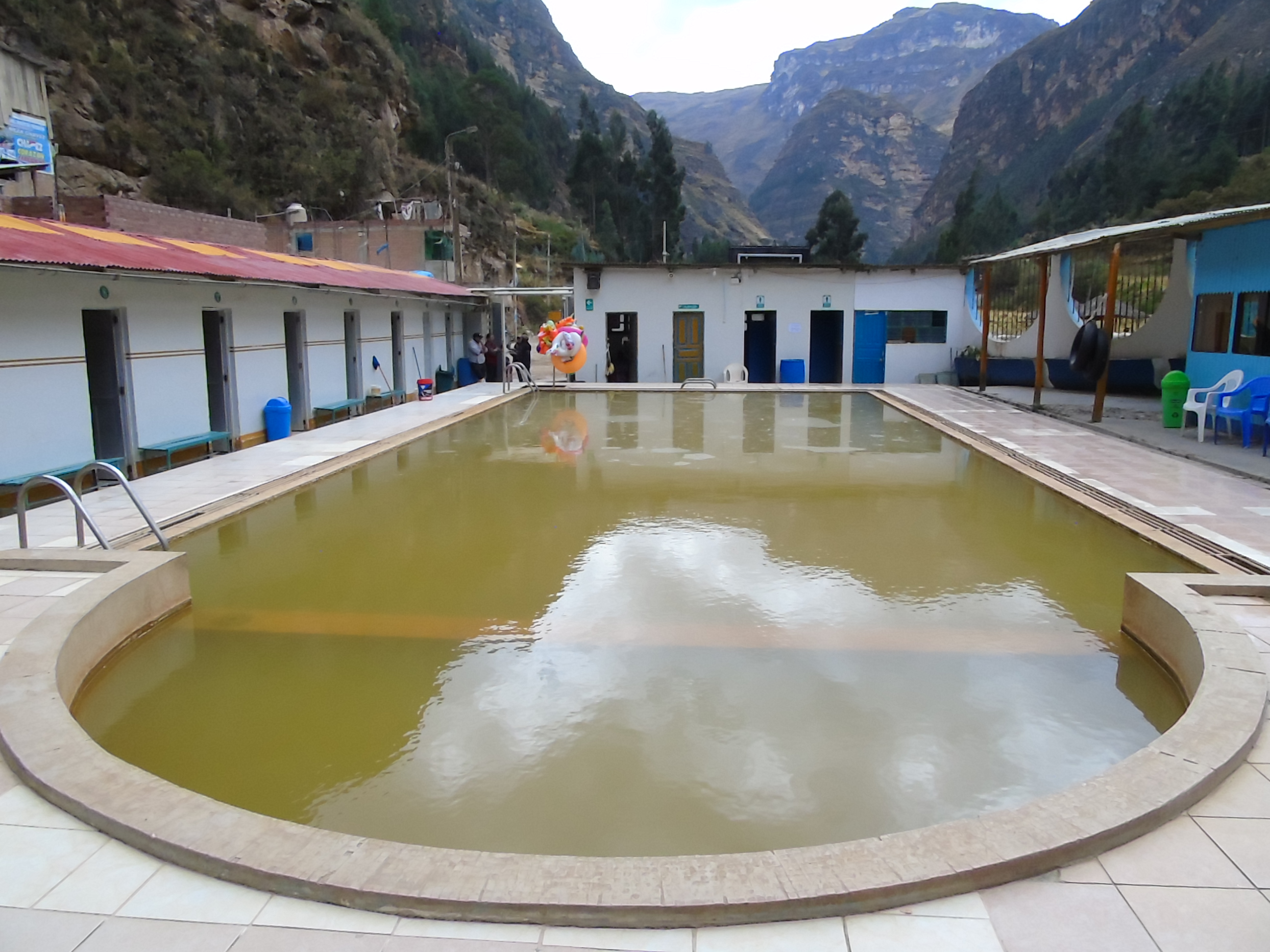 Explora Baños Termales De Tambochaca, un lugar turístico en YANAHUANCA, Pasco. Descubre su ubicación, altitud, y las actividades que ofrece.