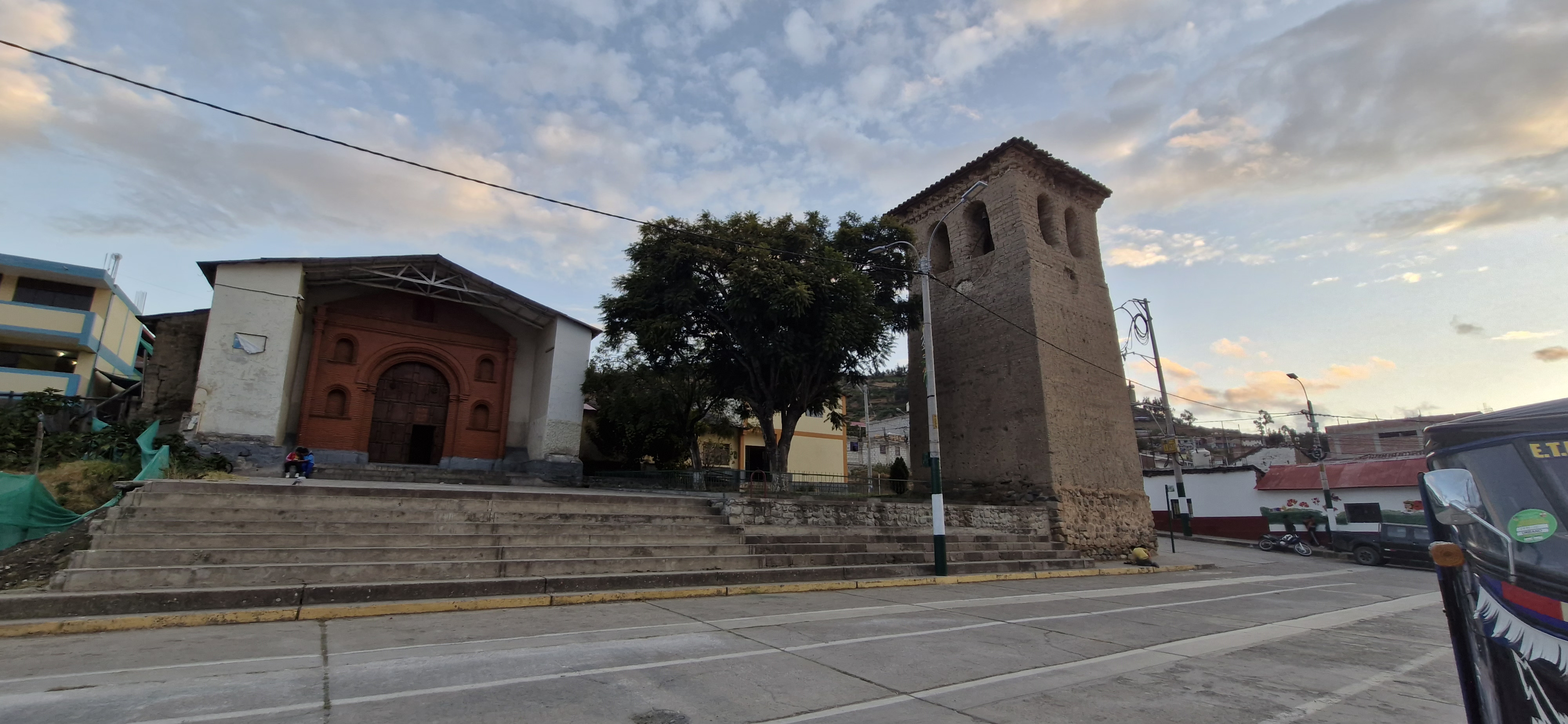 Explora Templo Santa Catalina De Curahuasi, un lugar turístico en CURAHUASI, Apurimac. Descubre su ubicación, altitud, y las actividades que ofrece.