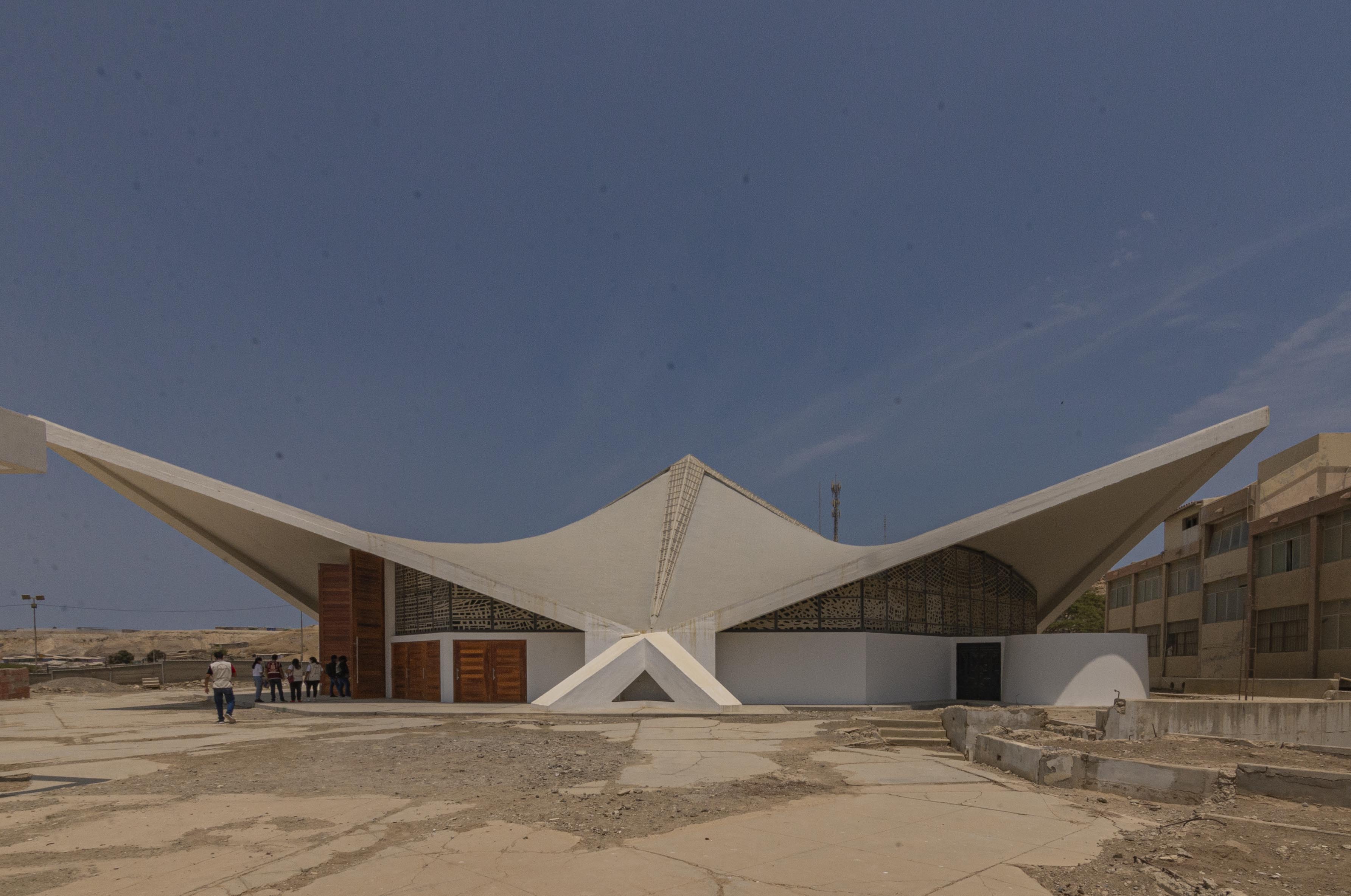 Explora Basílica Nuestra Señora De La Merced, un lugar turístico en PAITA, Piura. Descubre su ubicación, altitud, y las actividades que ofrece.