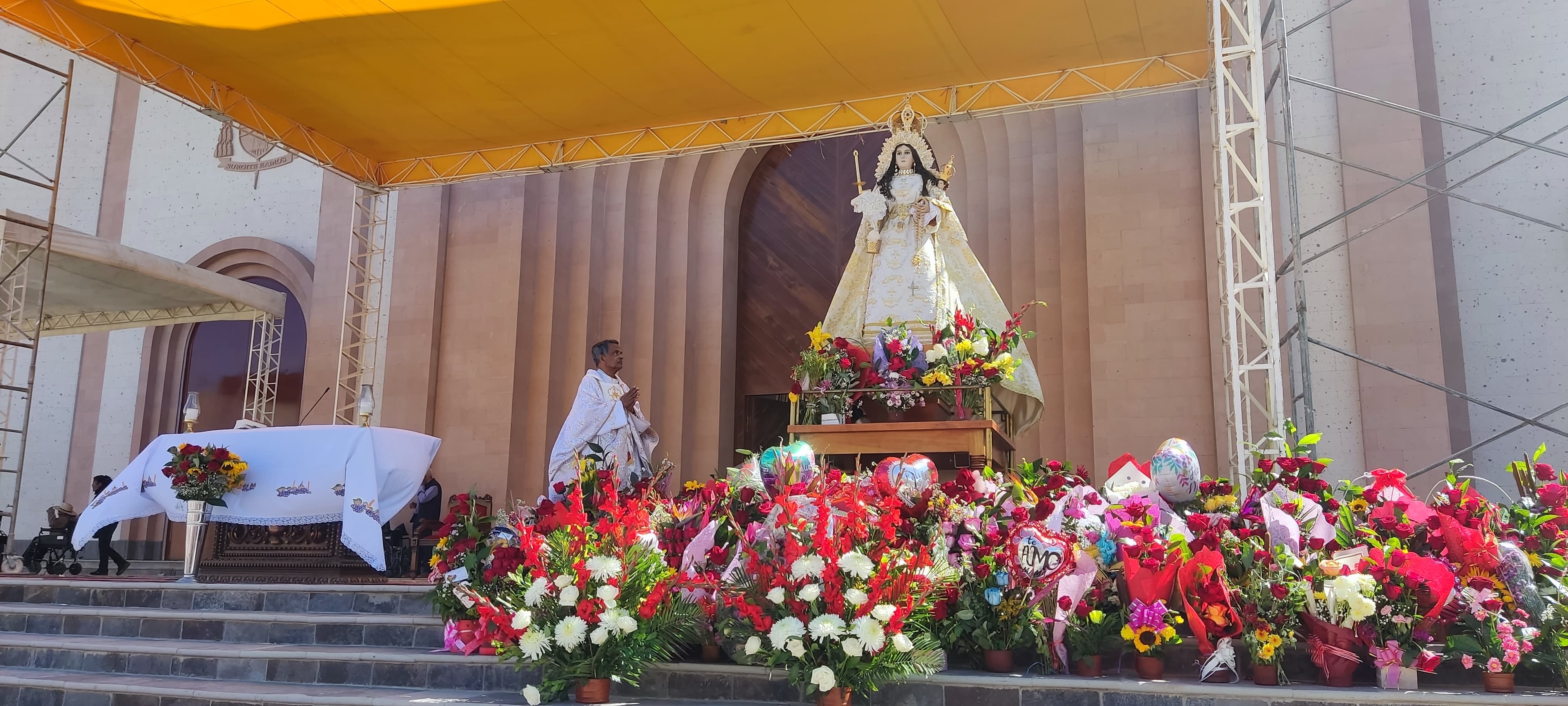 Explora Santuario De La Virgen De Chapi, un lugar turístico en POLOBAYA, Arequipa. Descubre su ubicación, altitud, y las actividades que ofrece.